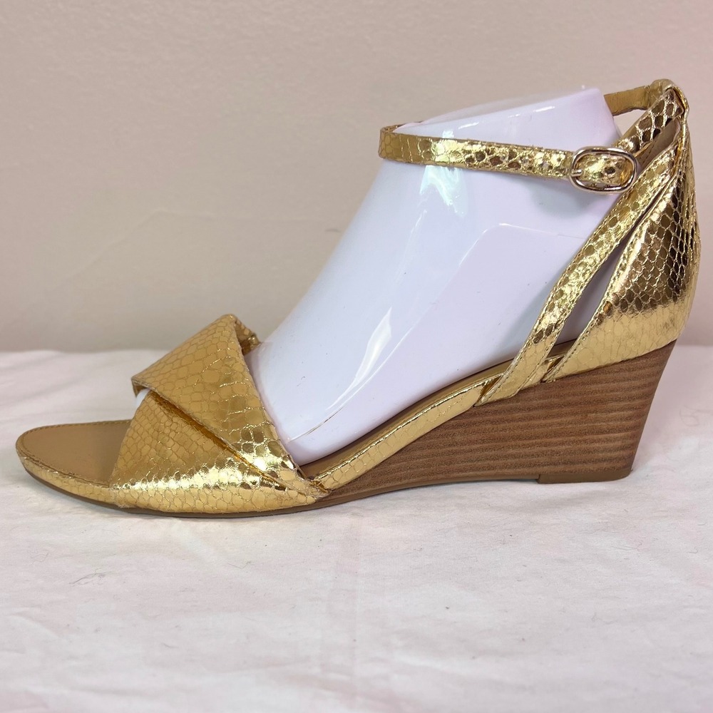 Franco Sarto Deirdra Wedge Sandals 9.5 Gold Snakeskin Metallic Ankle Strap Glam - Picture 4 of 11